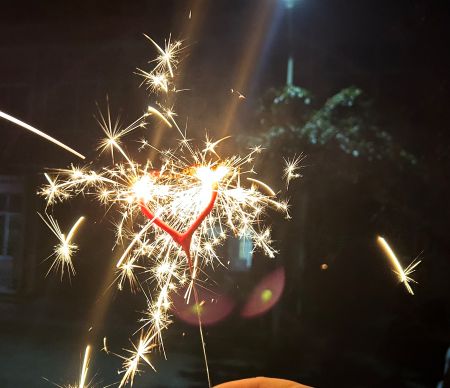 燈火映團(tuán)圓 喜樂迎元宵圖1 燈火映團(tuán)圓 喜樂迎元宵圖1